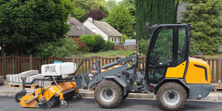 TM-Bolz-Dienstleistungen-Gruen-Grau-Pflege-Kehrarbeiten